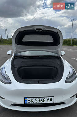 Внедорожник / Кроссовер Tesla Model Y 2021 в 