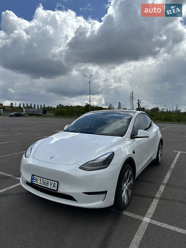Позашляховик / Кросовер Tesla Model Y 2021 в Рівному