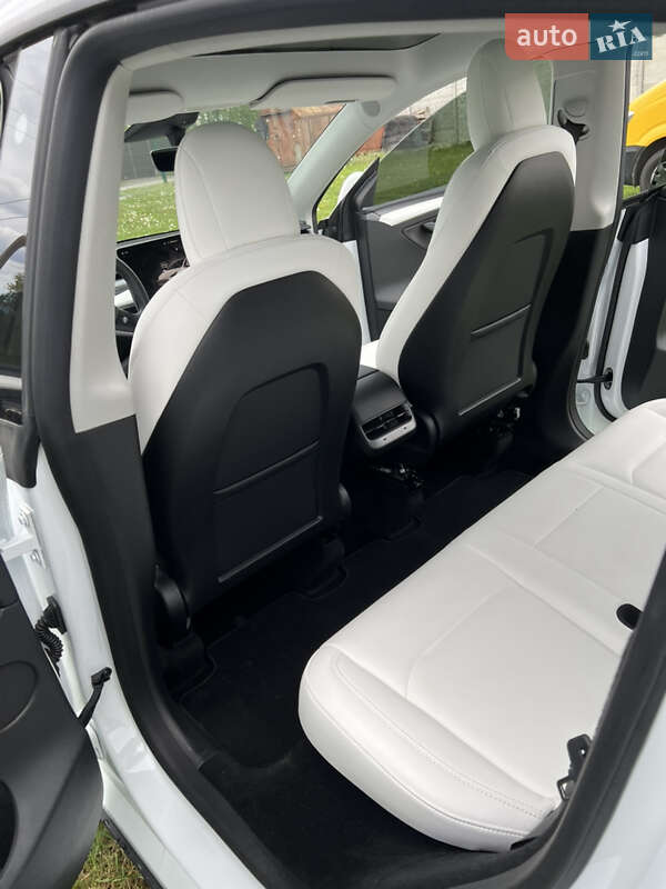 Внедорожник / Кроссовер Tesla Model Y 2022 в Полтаве