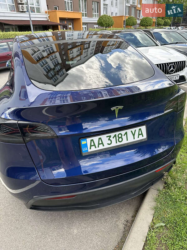 Tesla Model Y 2021