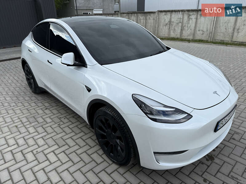 Внедорожник / Кроссовер Tesla Model Y 2023 в Тернополе