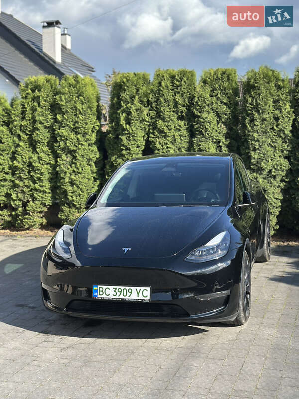 Tesla Model Y 2022