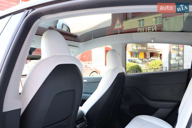 Внедорожник / Кроссовер Tesla Model Y 2023 в Львове