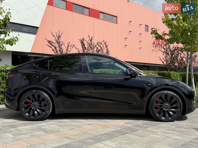 Внедорожник / Кроссовер Tesla Model Y 2023 в Киеве