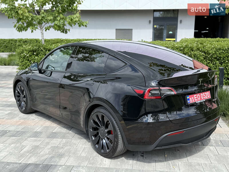 Внедорожник / Кроссовер Tesla Model Y 2023 в Киеве