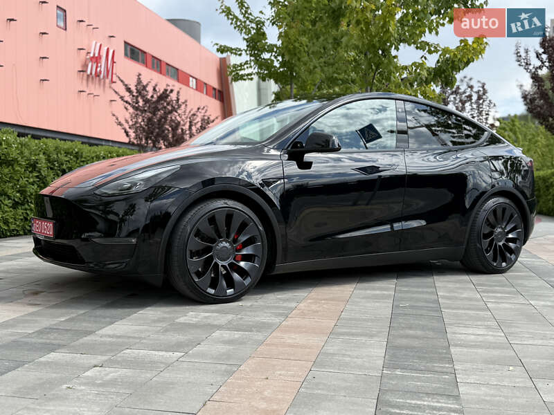 Внедорожник / Кроссовер Tesla Model Y 2023 в Киеве