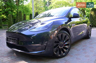 Внедорожник / Кроссовер Tesla Model Y 2024 в 