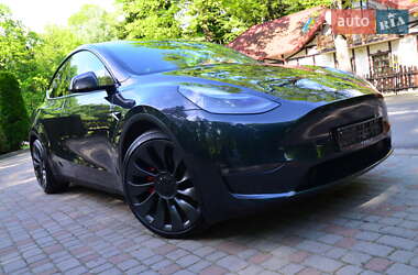 Внедорожник / Кроссовер Tesla Model Y 2024 в 