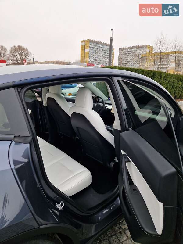 Внедорожник / Кроссовер Tesla Model Y 2022 в Днепре