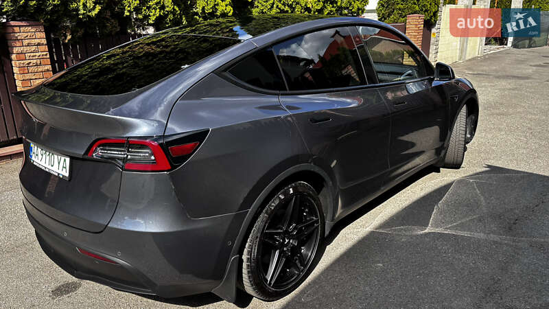 Внедорожник / Кроссовер Tesla Model Y 2020 в Киеве