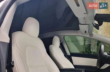 Позашляховик / Кросовер Tesla Model Y 2021 в 