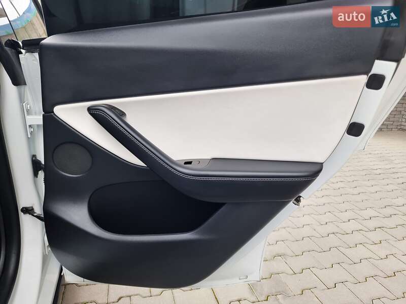 Позашляховик / Кросовер Tesla Model Y 2021 в Хмельницькому