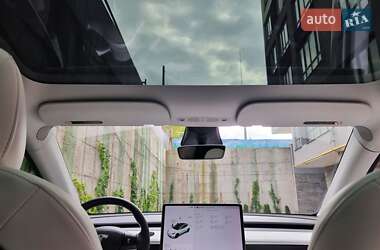 Позашляховик / Кросовер Tesla Model Y 2021 в 