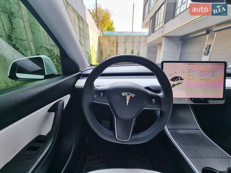 Позашляховик / Кросовер Tesla Model Y 2021 в Хмельницькому