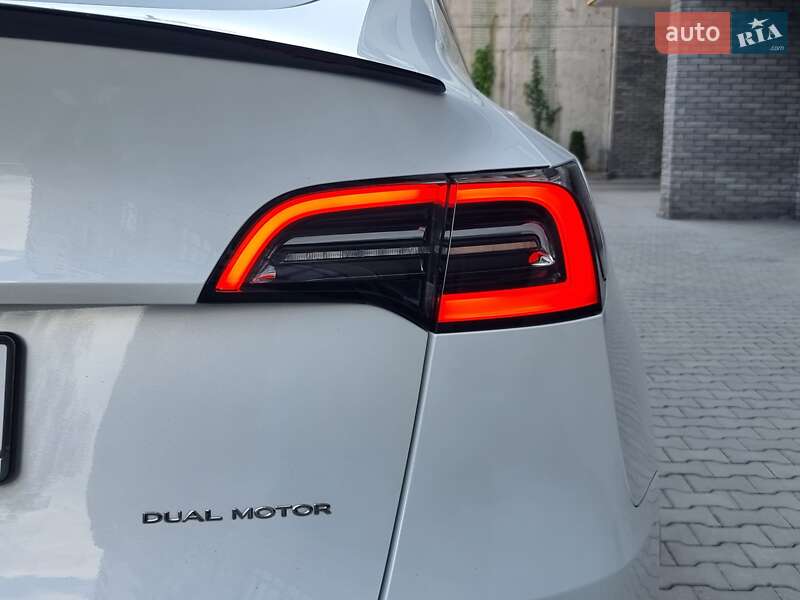 Позашляховик / Кросовер Tesla Model Y 2021 в Хмельницькому