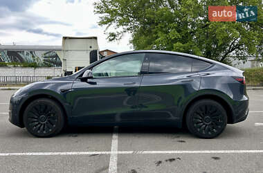 Позашляховик / Кросовер Tesla Model Y 2024 в 