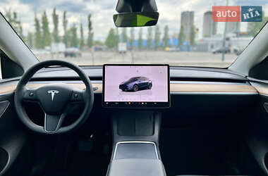 Позашляховик / Кросовер Tesla Model Y 2024 в 