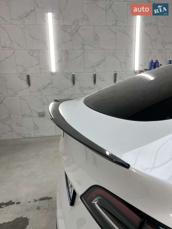 Внедорожник / Кроссовер Tesla Model Y 2024 в Могилев-Подольске