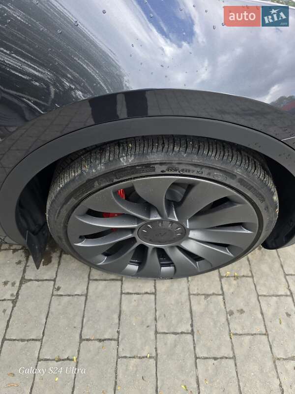 Позашляховик / Кросовер Tesla Model Y 2024 в Львові