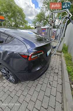 Внедорожник / Кроссовер Tesla Model Y 2024 в 