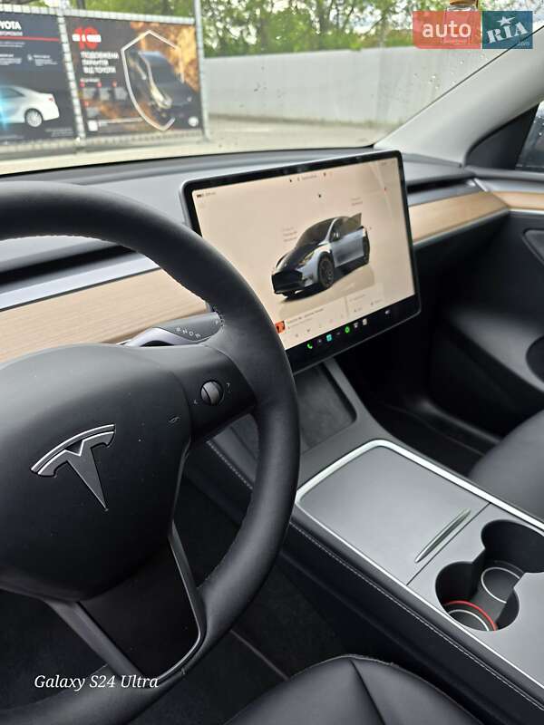 Позашляховик / Кросовер Tesla Model Y 2024 в Львові