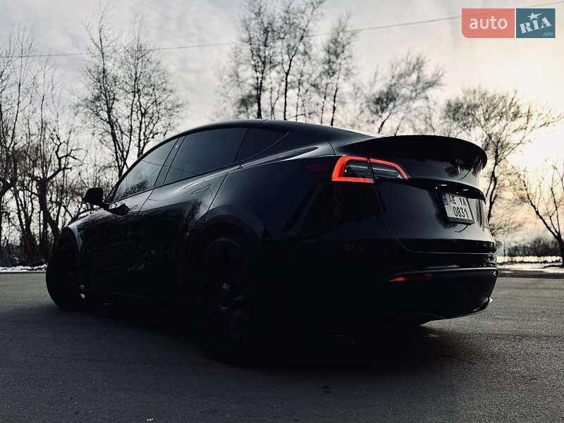 Позашляховик / Кросовер Tesla Model Y 2022 в Дніпрі