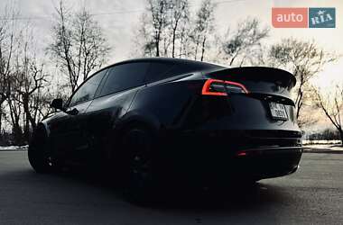 Внедорожник / Кроссовер Tesla Model Y 2022 в 