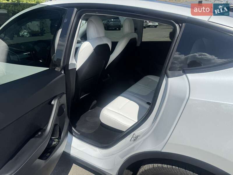 Внедорожник / Кроссовер Tesla Model Y 2022 в Киеве