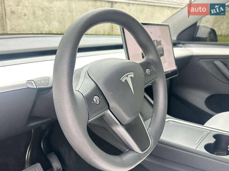 Внедорожник / Кроссовер Tesla Model Y 2023 в Стрые