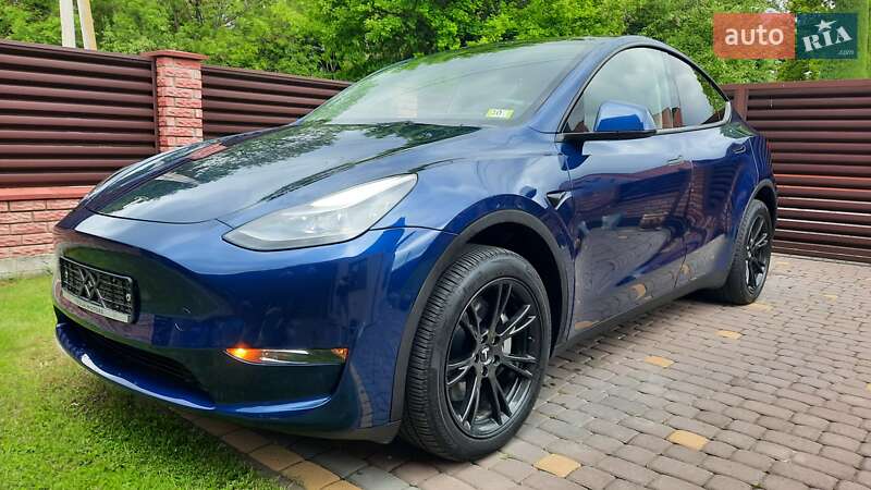 Внедорожник / Кроссовер Tesla Model Y 2023 в Ивано-Франковске