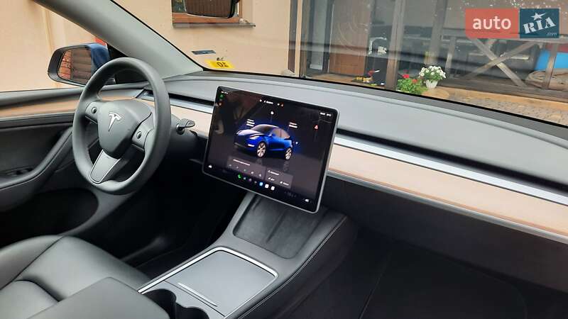 Внедорожник / Кроссовер Tesla Model Y 2023 в Ивано-Франковске