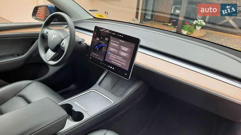 Внедорожник / Кроссовер Tesla Model Y 2023 в Ивано-Франковске