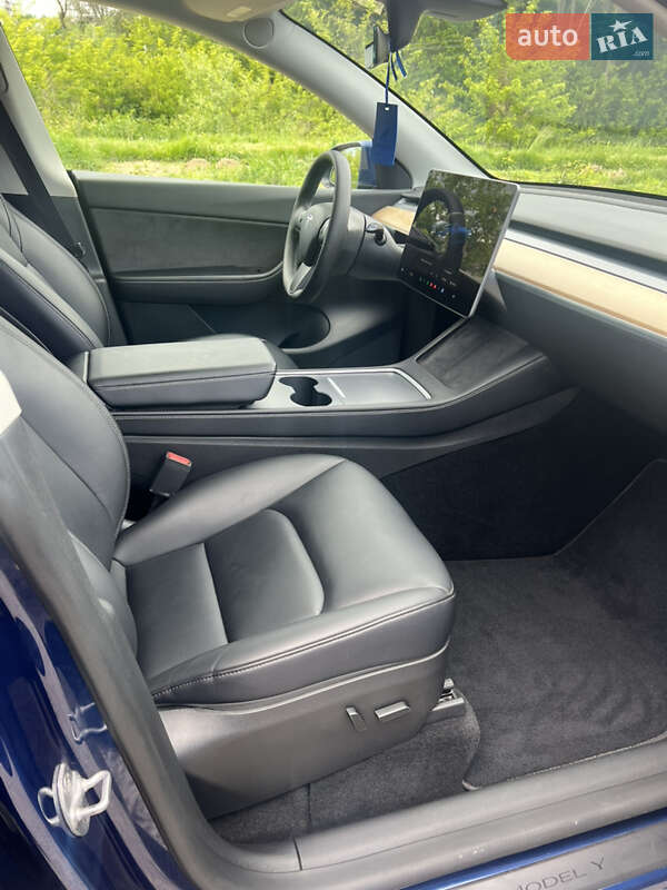 Внедорожник / Кроссовер Tesla Model Y 2022 в Ужгороде