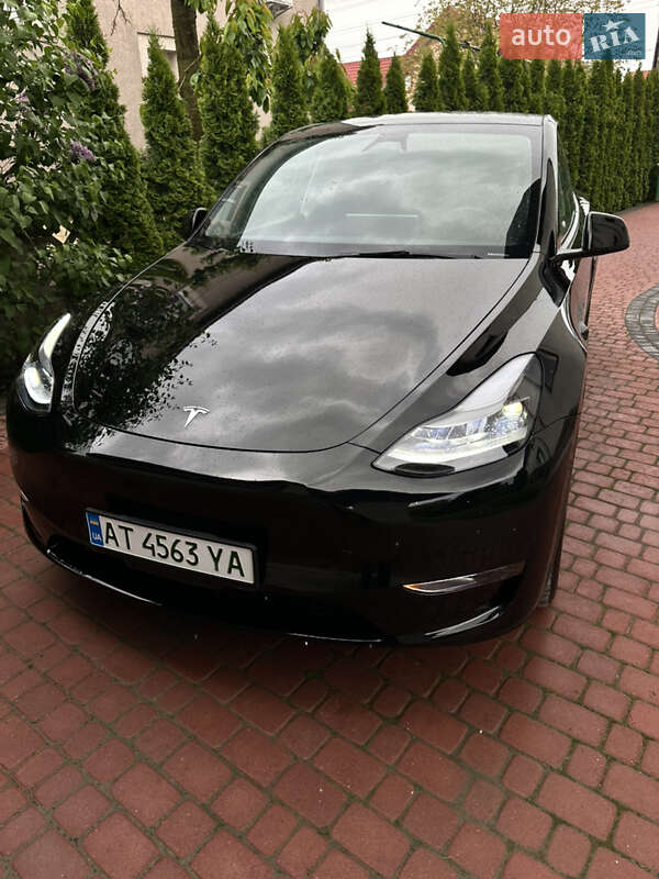 Tesla Model Y 2023
