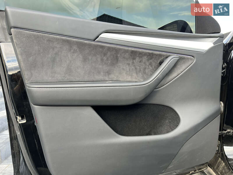 Внедорожник / Кроссовер Tesla Model Y 2024 в Цумани