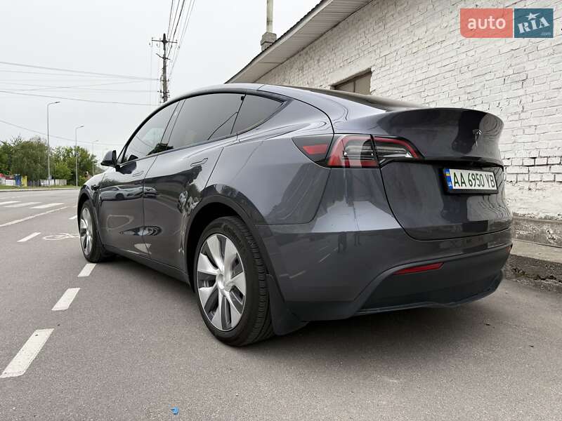 Внедорожник / Кроссовер Tesla Model Y 2023 в Киеве