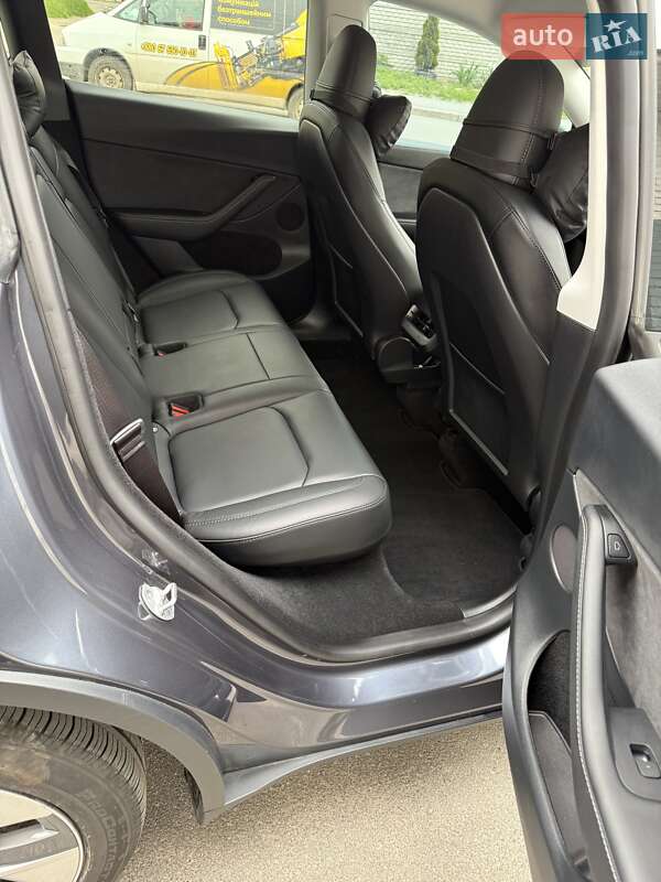 Внедорожник / Кроссовер Tesla Model Y 2023 в Киеве