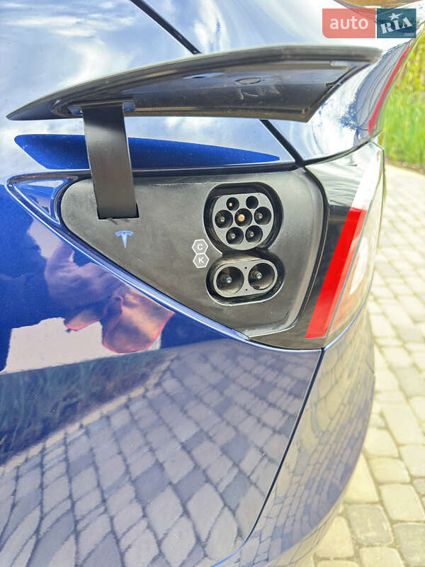 Внедорожник / Кроссовер Tesla Model Y 2021 в Киеве