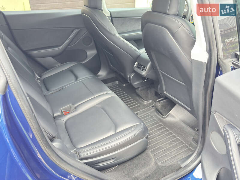 Внедорожник / Кроссовер Tesla Model Y 2021 в Киеве