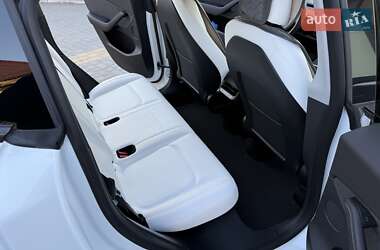 Внедорожник / Кроссовер Tesla Model Y 2021 в 