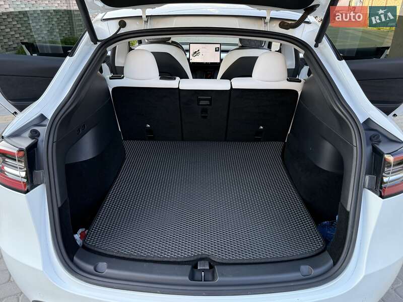 Внедорожник / Кроссовер Tesla Model Y 2021 в Виннице