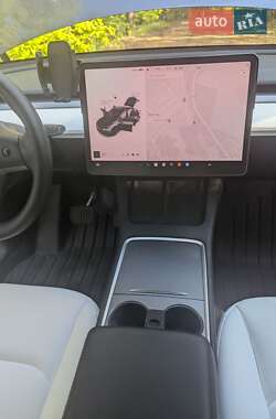 Внедорожник / Кроссовер Tesla Model Y 2021 в 