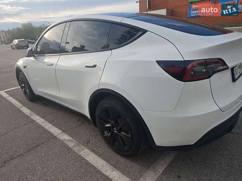 Внедорожник / Кроссовер Tesla Model Y 2022 в Киеве