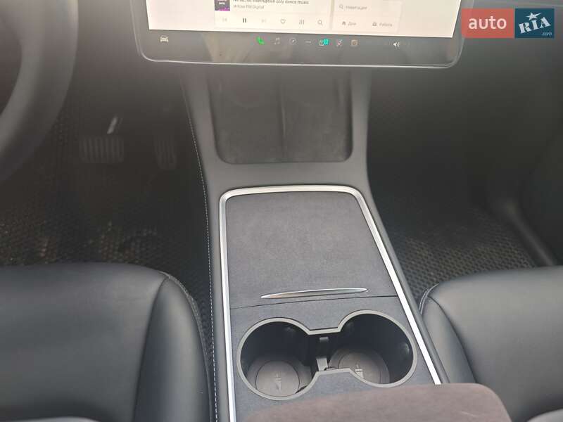 Внедорожник / Кроссовер Tesla Model Y 2022 в Киеве