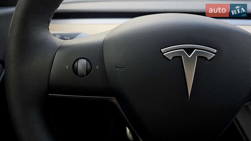 Позашляховик / Кросовер Tesla Model Y 2021 в Києві