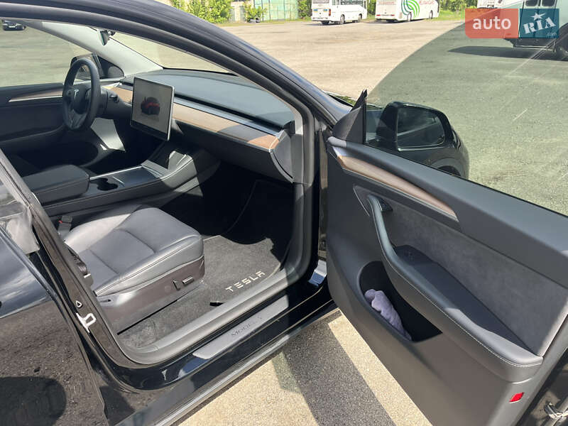 Внедорожник / Кроссовер Tesla Model Y 2023 в Радомышле