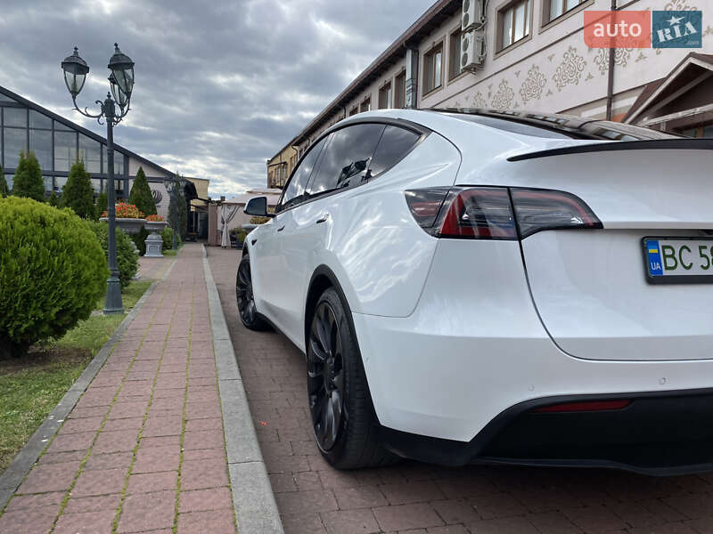 Внедорожник / Кроссовер Tesla Model Y 2021 в Стрые