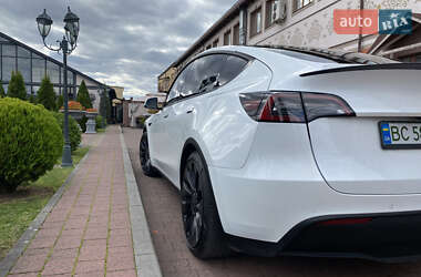 Внедорожник / Кроссовер Tesla Model Y 2021 в 