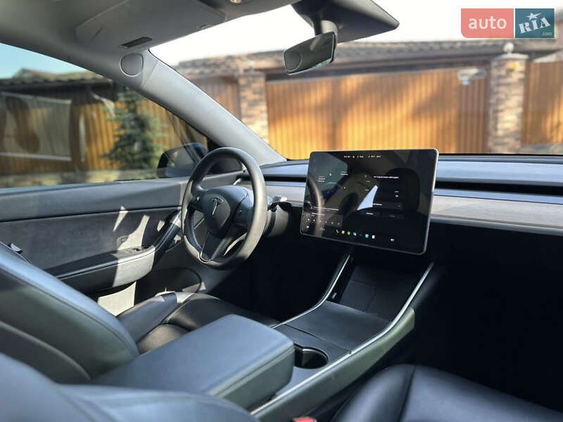 Внедорожник / Кроссовер Tesla Model Y 2020 в Киеве