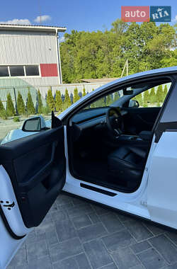 Внедорожник / Кроссовер Tesla Model Y 2022 в 
